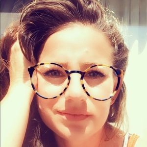 Meet your Posher, Helena